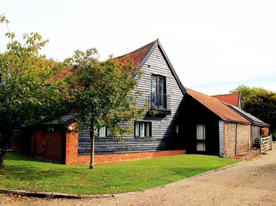 Stunning Barn Conversion Ideal For Large Families Bildeston Eksteriør billede