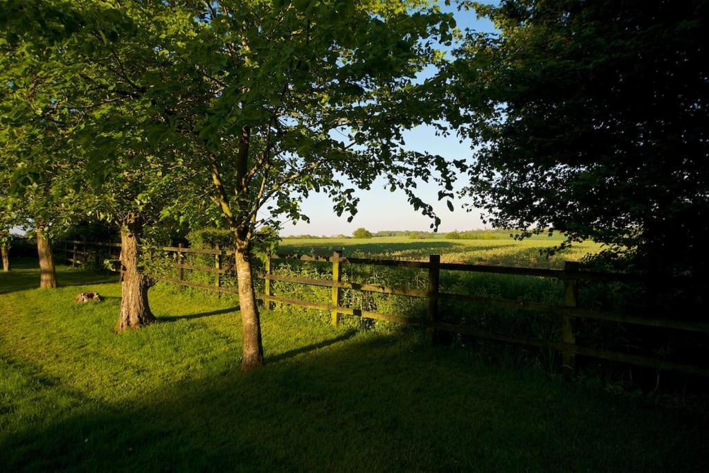 Stunning Barn Conversion Ideal For Large Families Bildeston Eksteriør billede