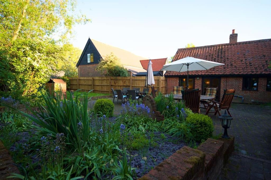 Stunning Barn Conversion Ideal For Large Families Bildeston Eksteriør billede