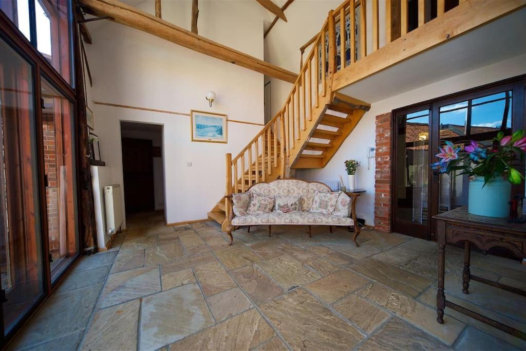 Stunning Barn Conversion Ideal For Large Families Bildeston Eksteriør billede