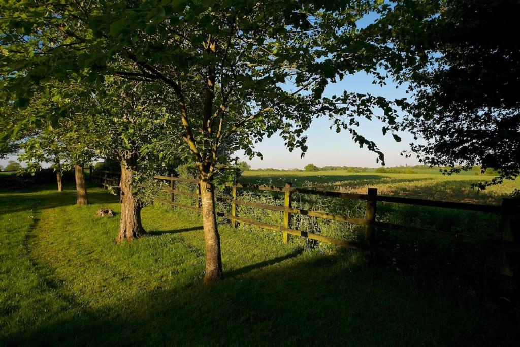 Stunning Barn Conversion Ideal For Large Families Bildeston Eksteriør billede